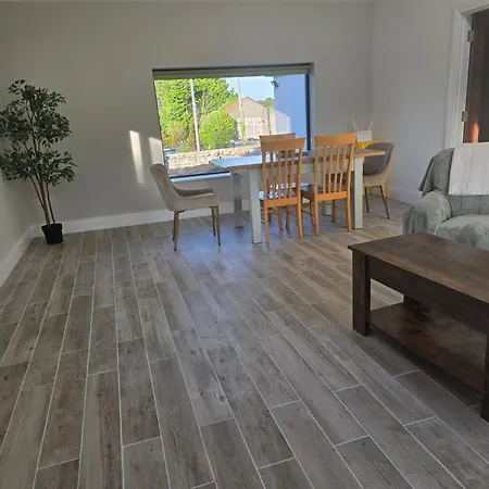 Blue House, * Carraroe