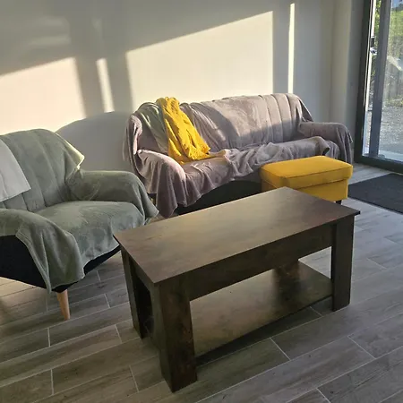 Blue House, Vakantiehuis Carraroe